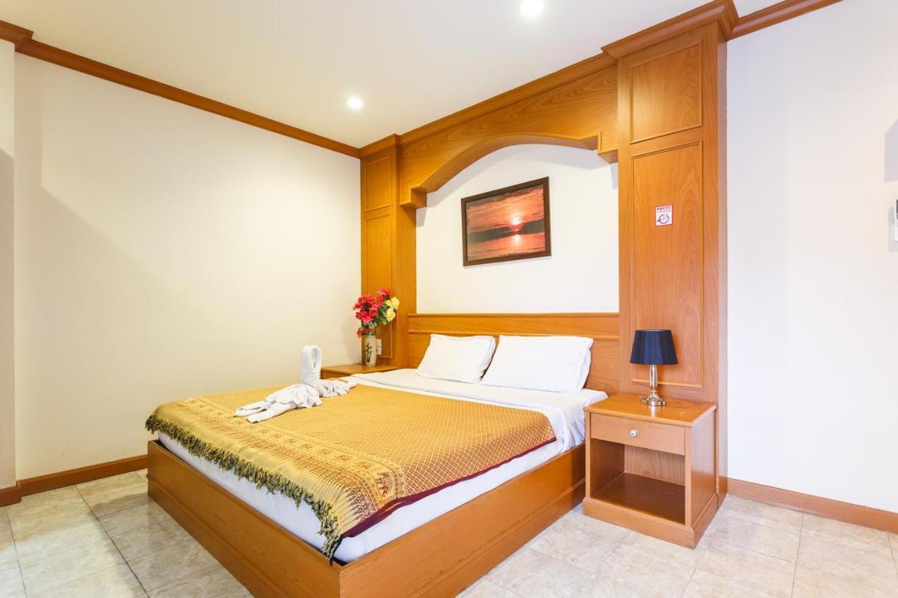 Oyo 739 Presley Guesthouse Phuket Patong Экстерьер фото