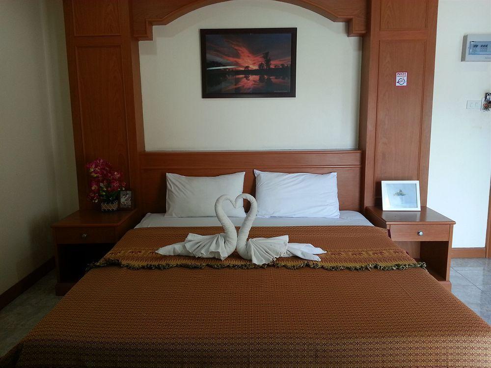 Oyo 739 Presley Guesthouse Phuket Patong Экстерьер фото