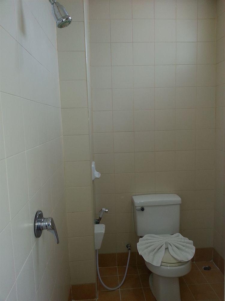 Oyo 739 Presley Guesthouse Phuket Patong Экстерьер фото