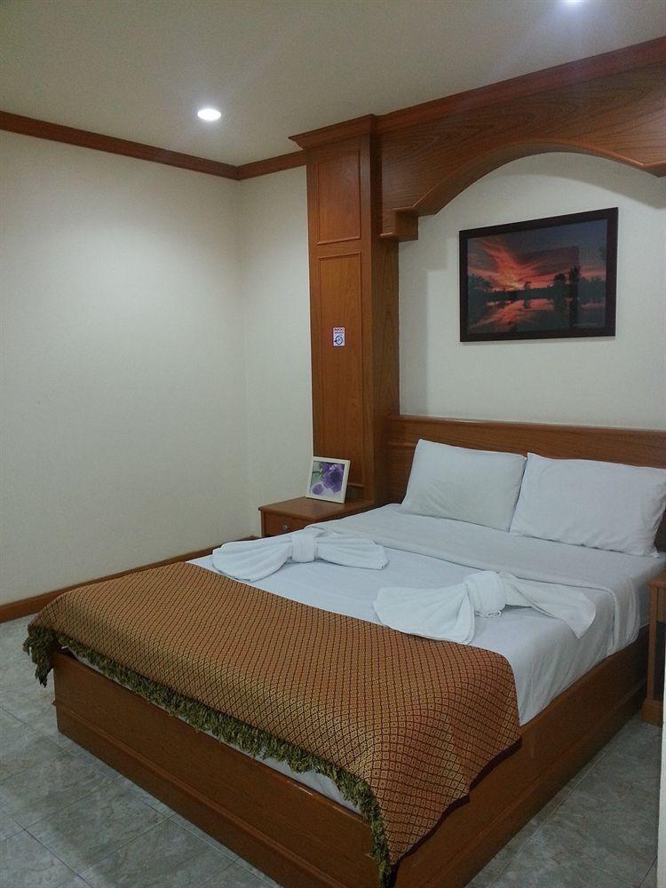 Oyo 739 Presley Guesthouse Phuket Patong Экстерьер фото