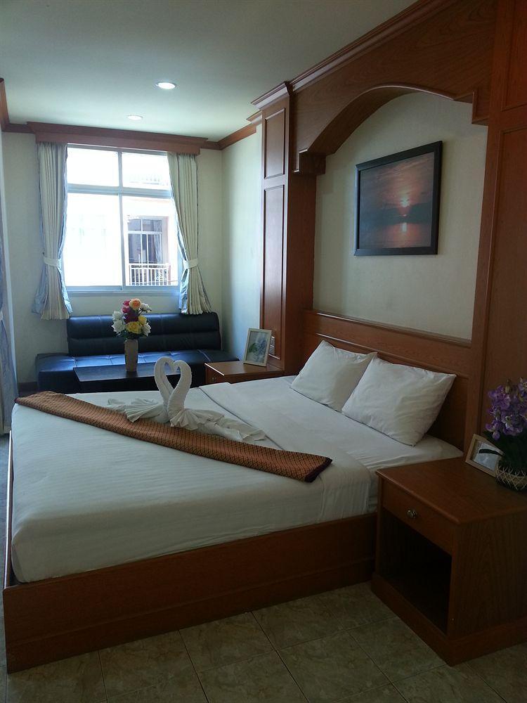 Oyo 739 Presley Guesthouse Phuket Patong Экстерьер фото