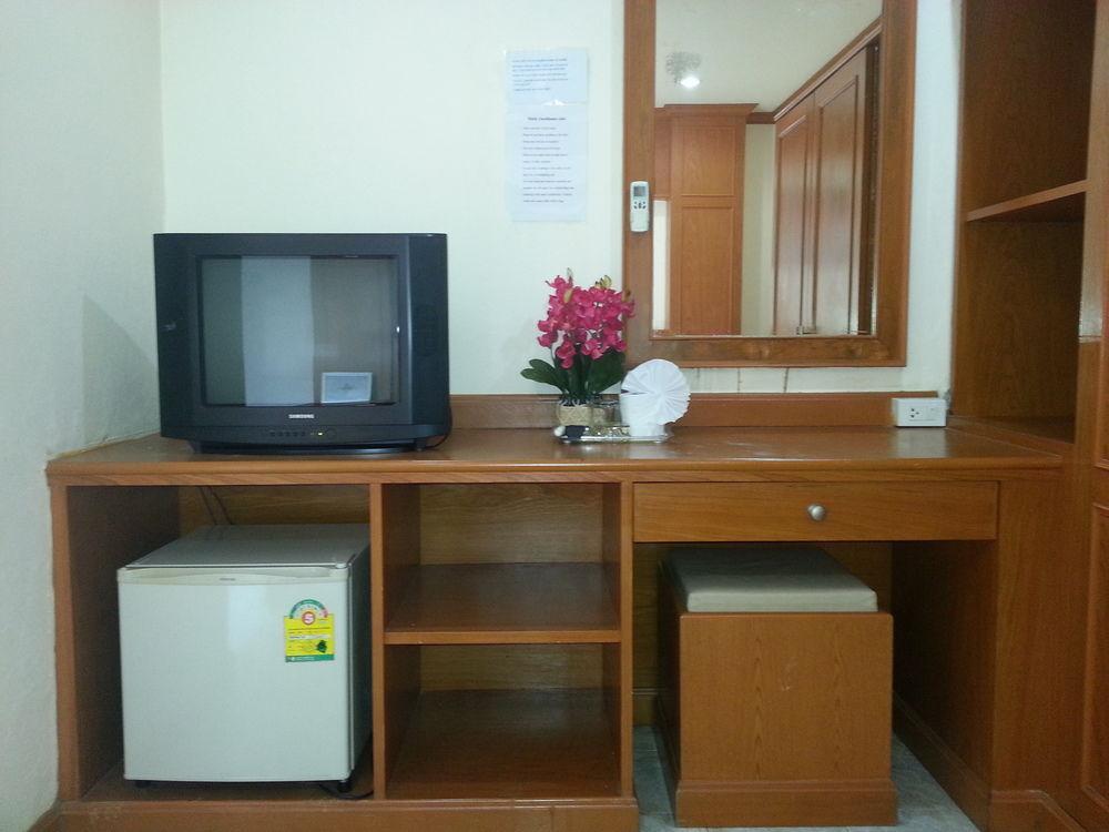 Oyo 739 Presley Guesthouse Phuket Patong Экстерьер фото