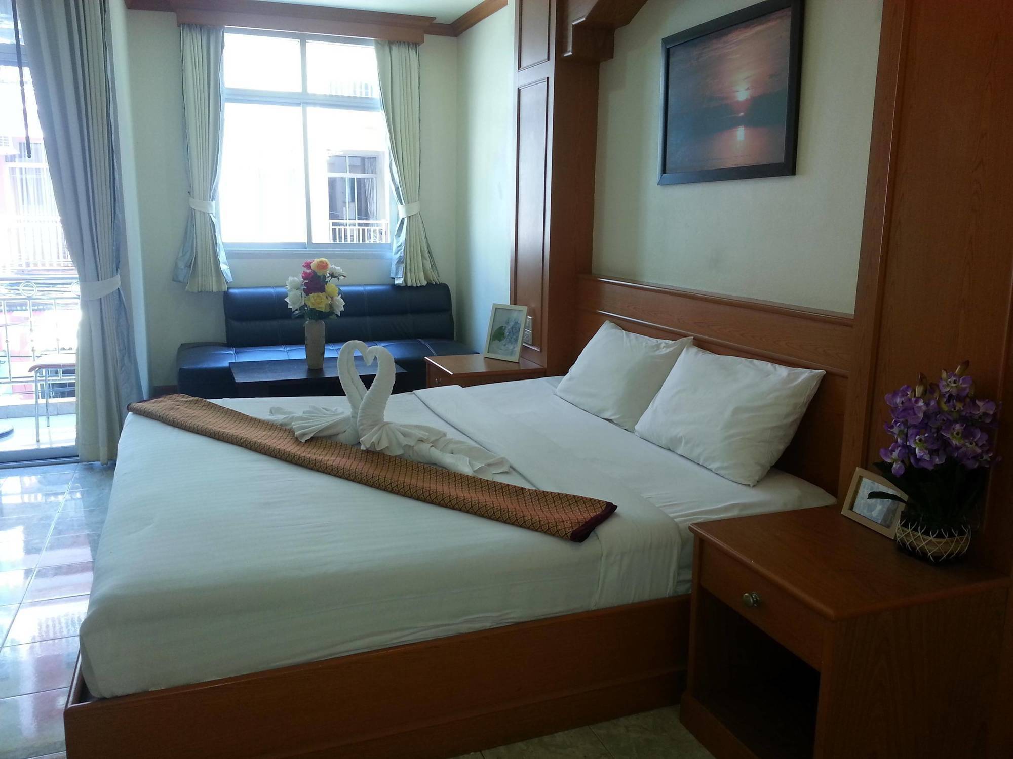 Oyo 739 Presley Guesthouse Phuket Patong Экстерьер фото