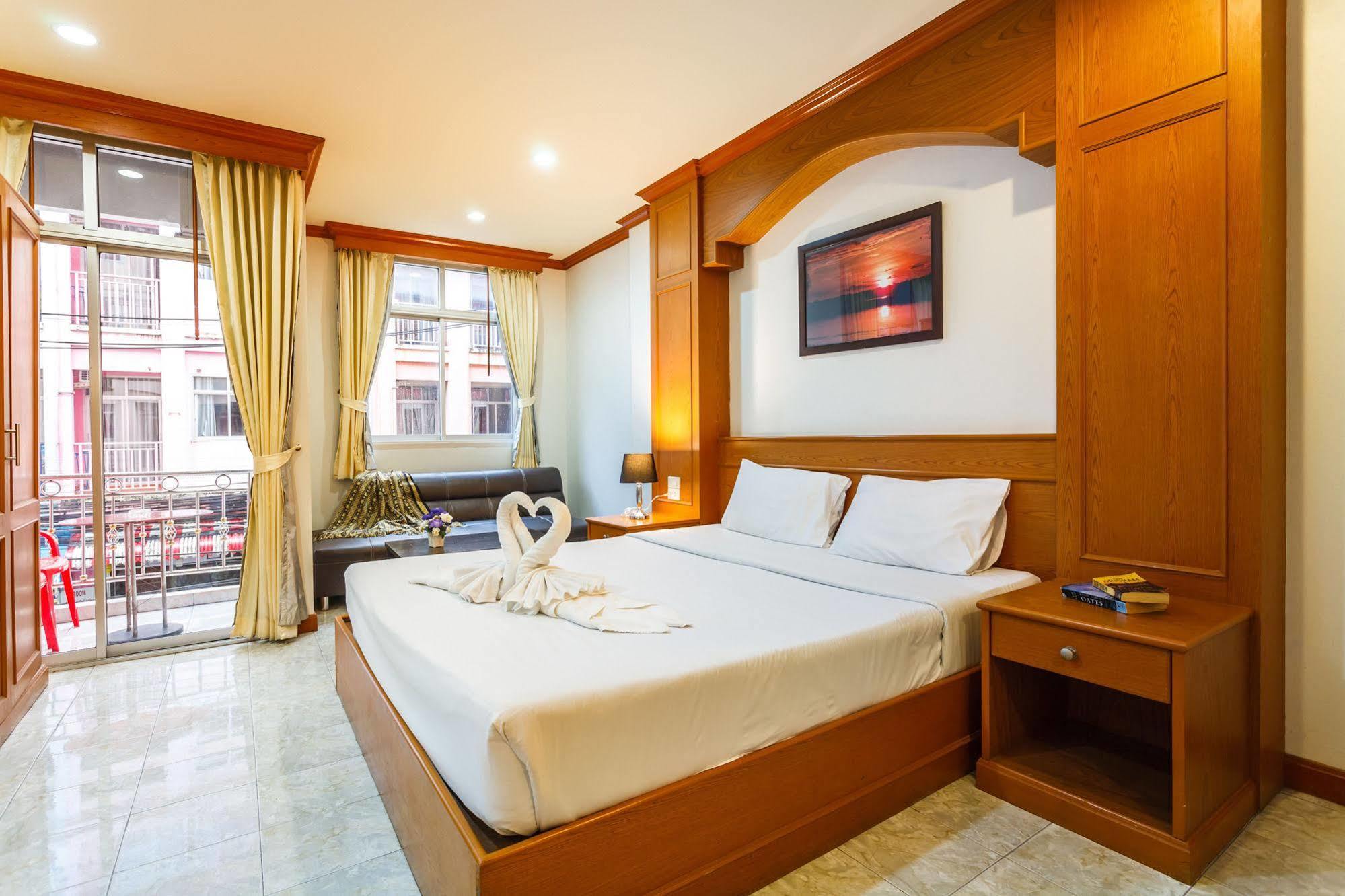 Oyo 739 Presley Guesthouse Phuket Patong Экстерьер фото