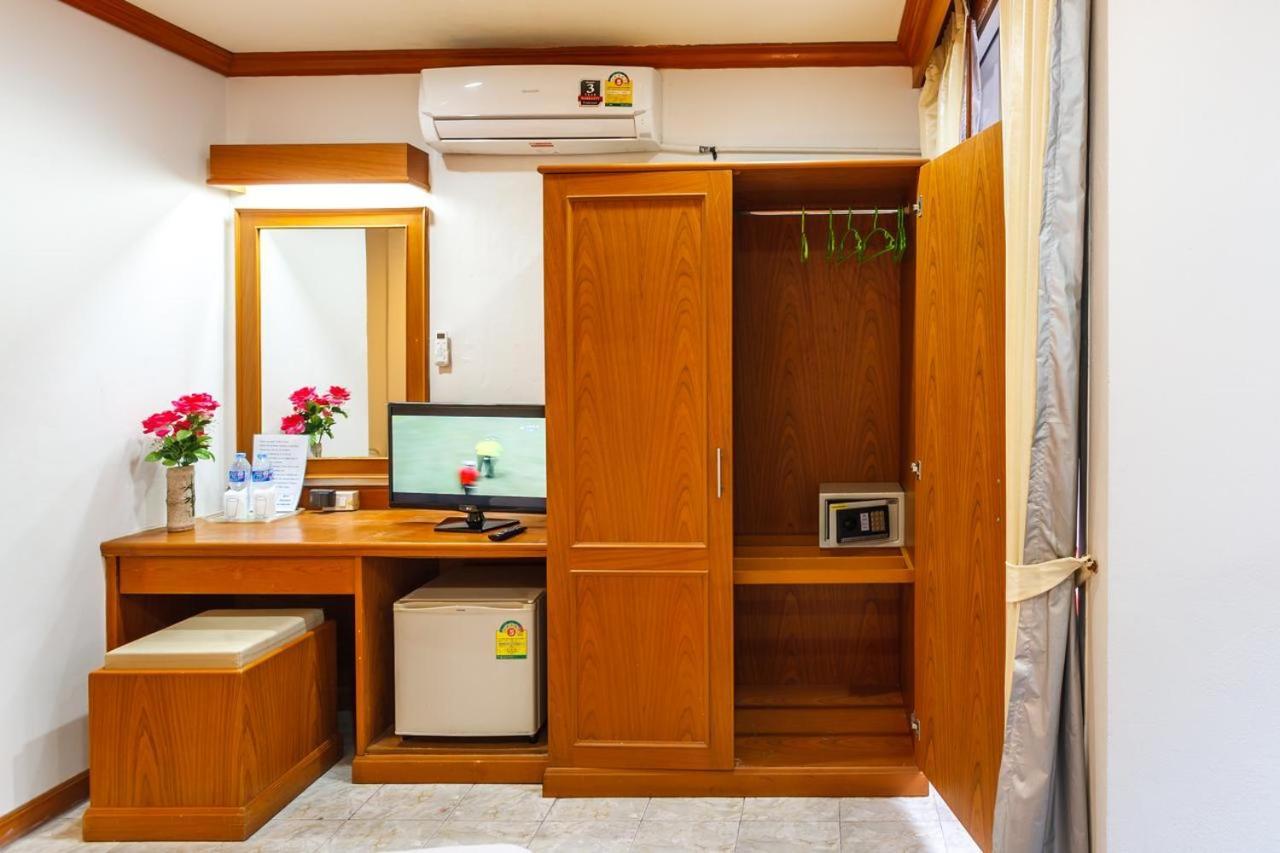 Oyo 739 Presley Guesthouse Phuket Patong Экстерьер фото